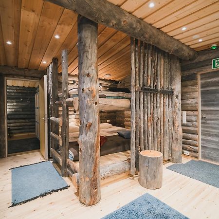 Fell Centre Kiilopaeae, Hotelli Niilanpaeae Сариселка Екстериор снимка