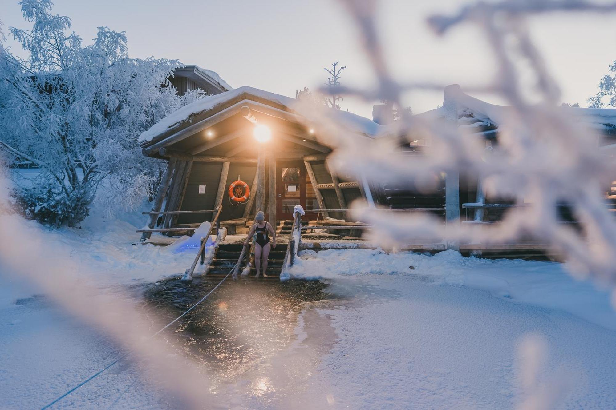Fell Centre Kiilopaeae, Hotelli Niilanpaeae Сариселка Екстериор снимка